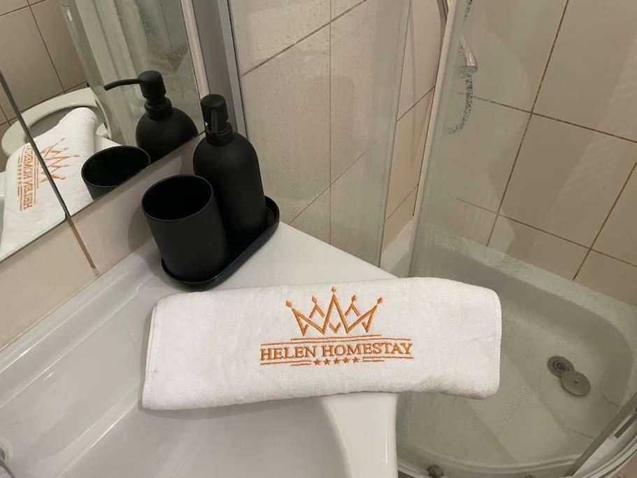 Helen Homestay Vysehrad Prag Exteriör bild