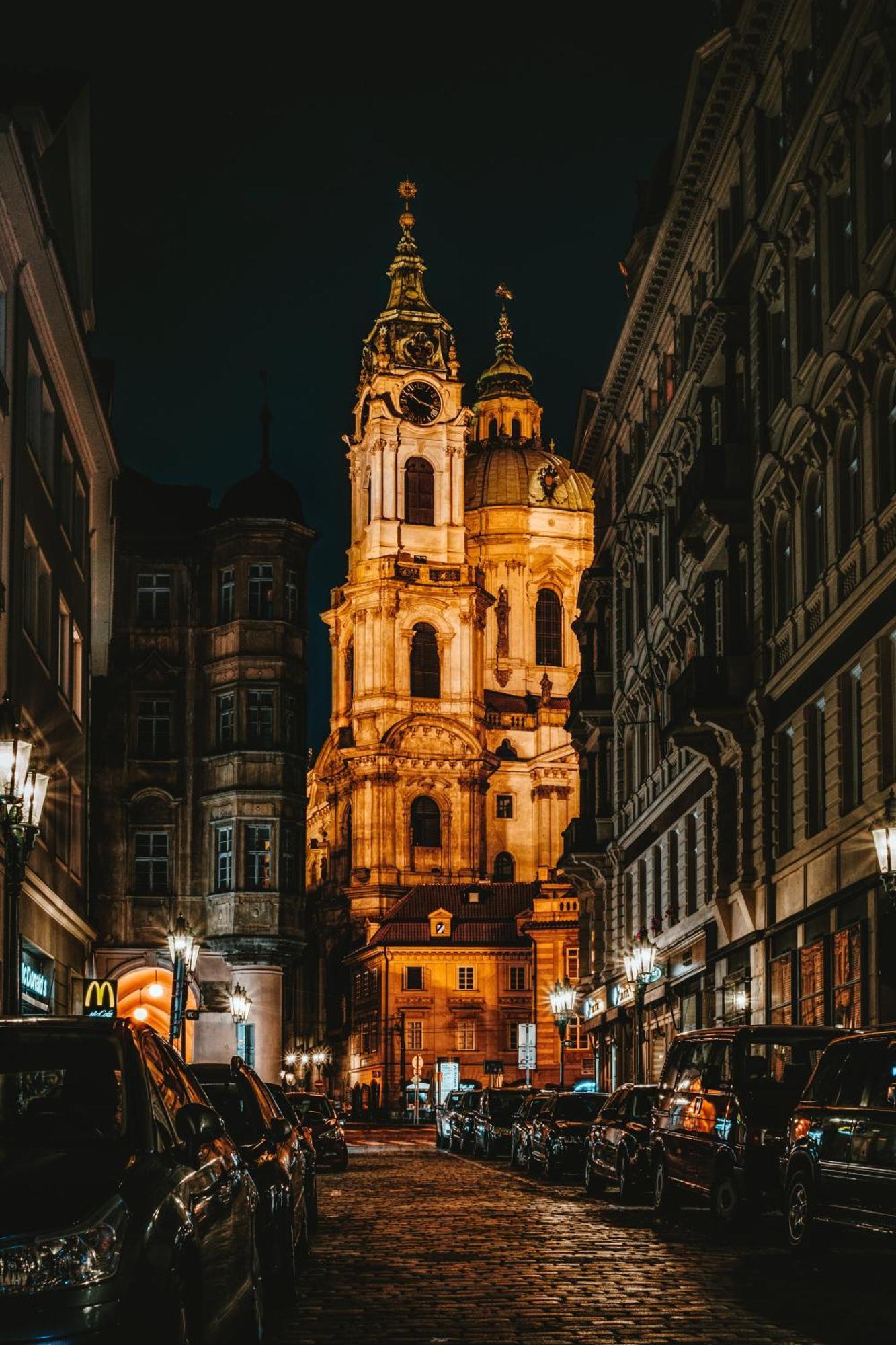Helen Homestay Vysehrad Prag Exteriör bild