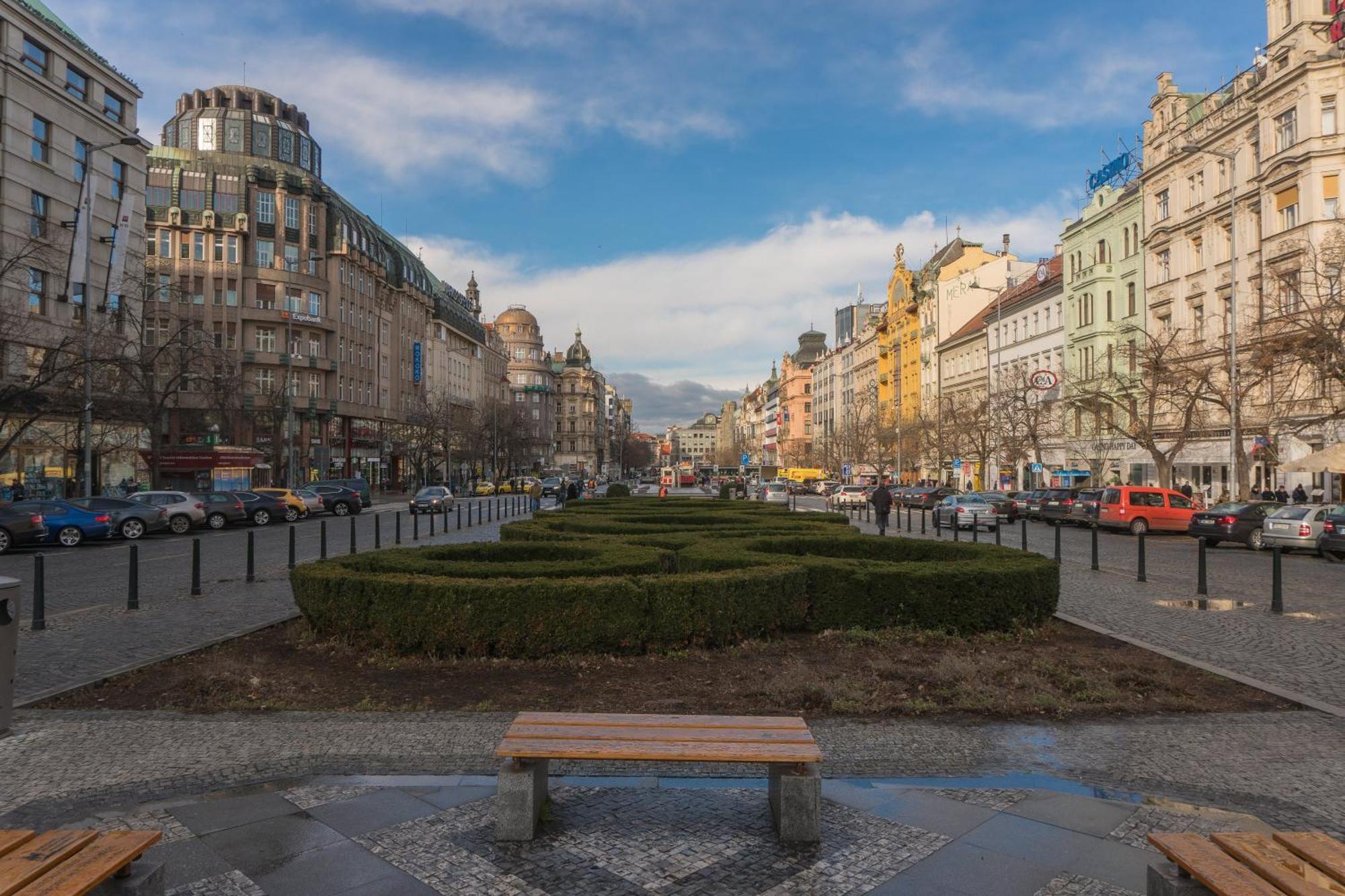 Helen Homestay Vysehrad Prag Exteriör bild