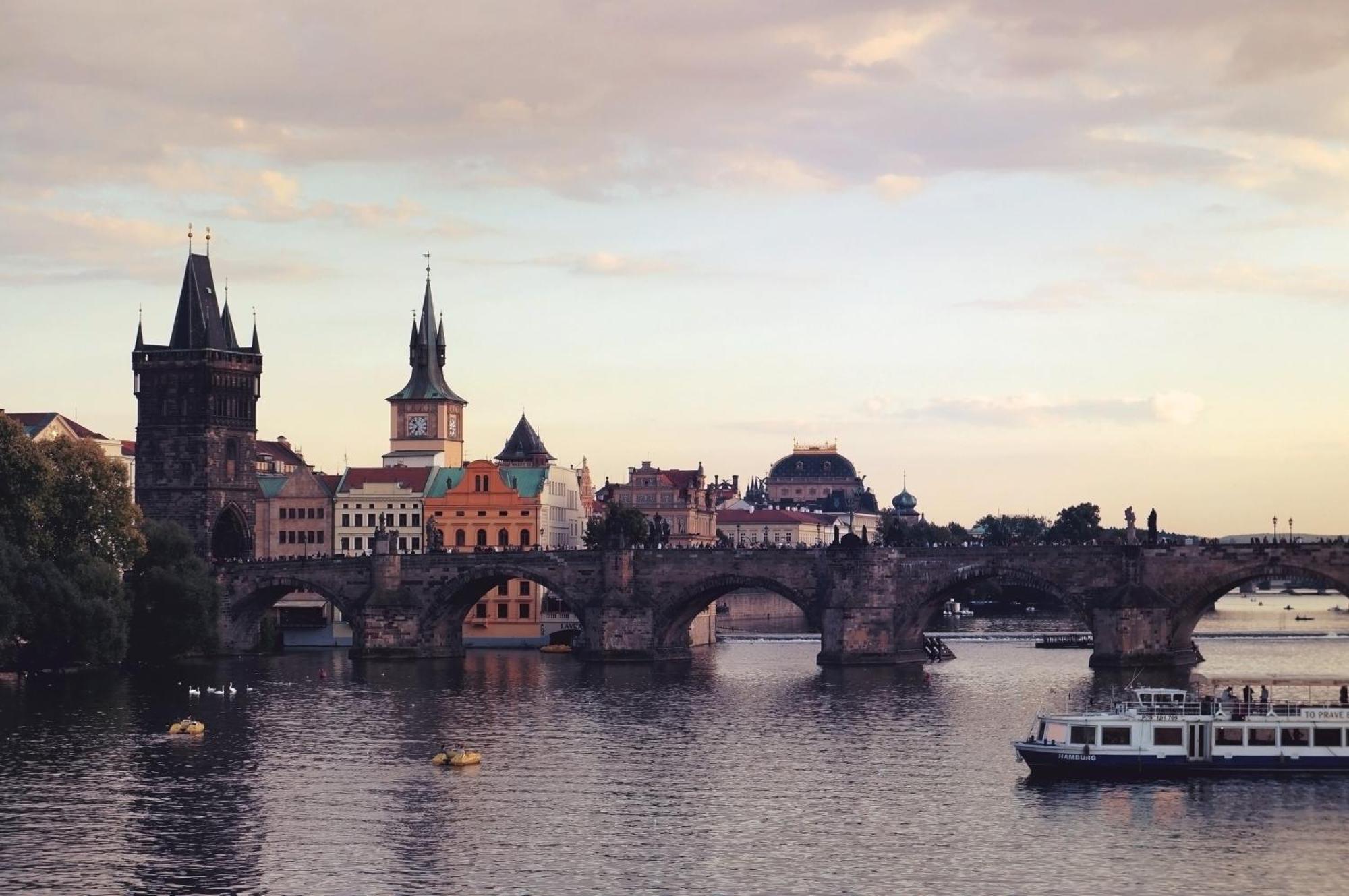 Helen Homestay Vysehrad Prag Exteriör bild