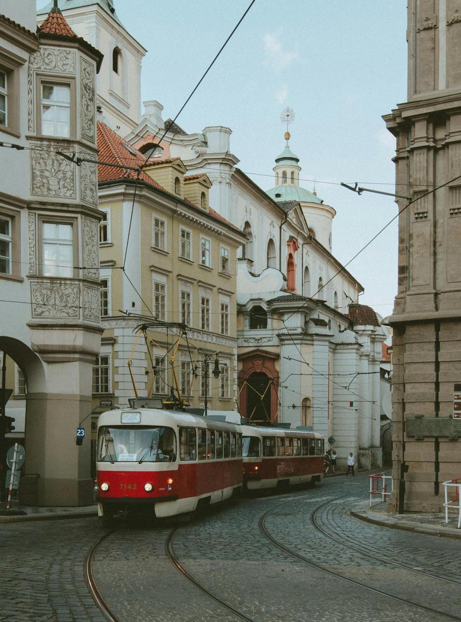 Helen Homestay Vysehrad Prag Exteriör bild